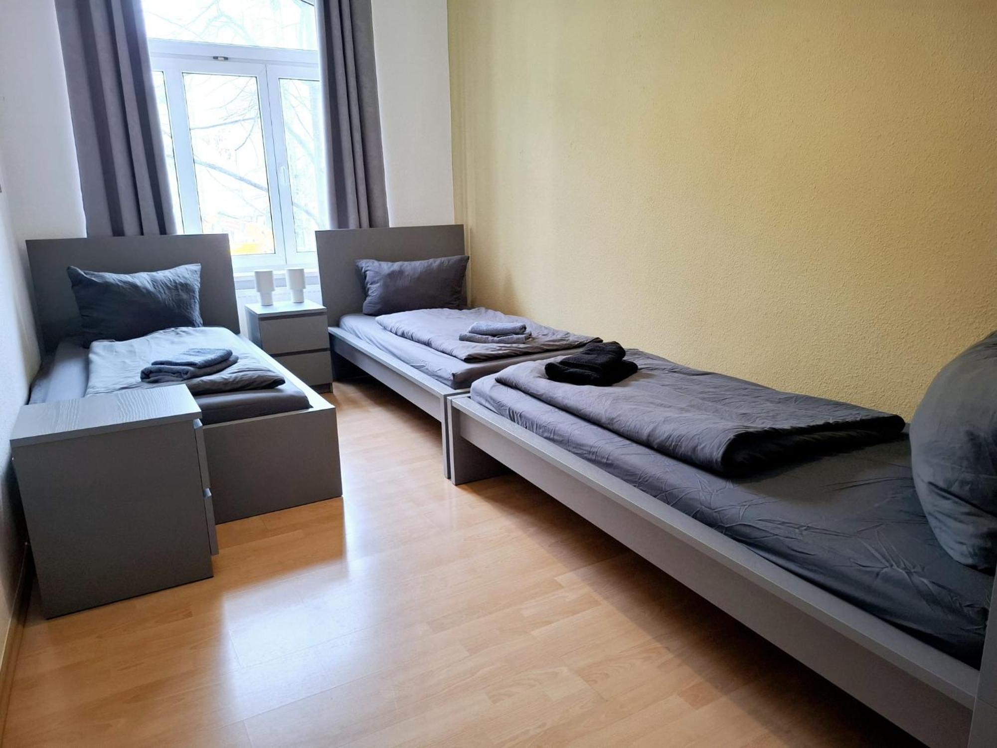 Altbauwohnung Direkt An Der Karli Mit Balkon - Netflix Inklusive Leipzig Luaran gambar