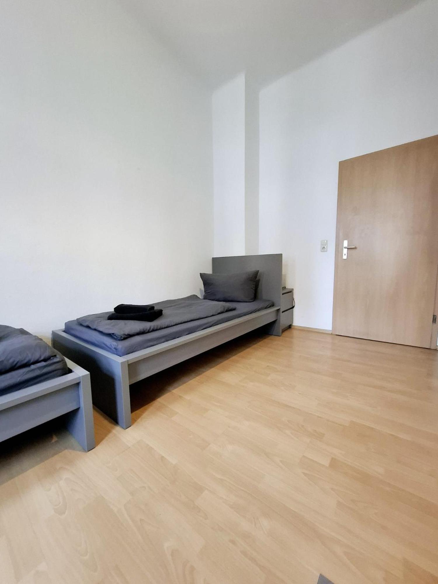 Altbauwohnung Direkt An Der Karli Mit Balkon - Netflix Inklusive Leipzig Luaran gambar