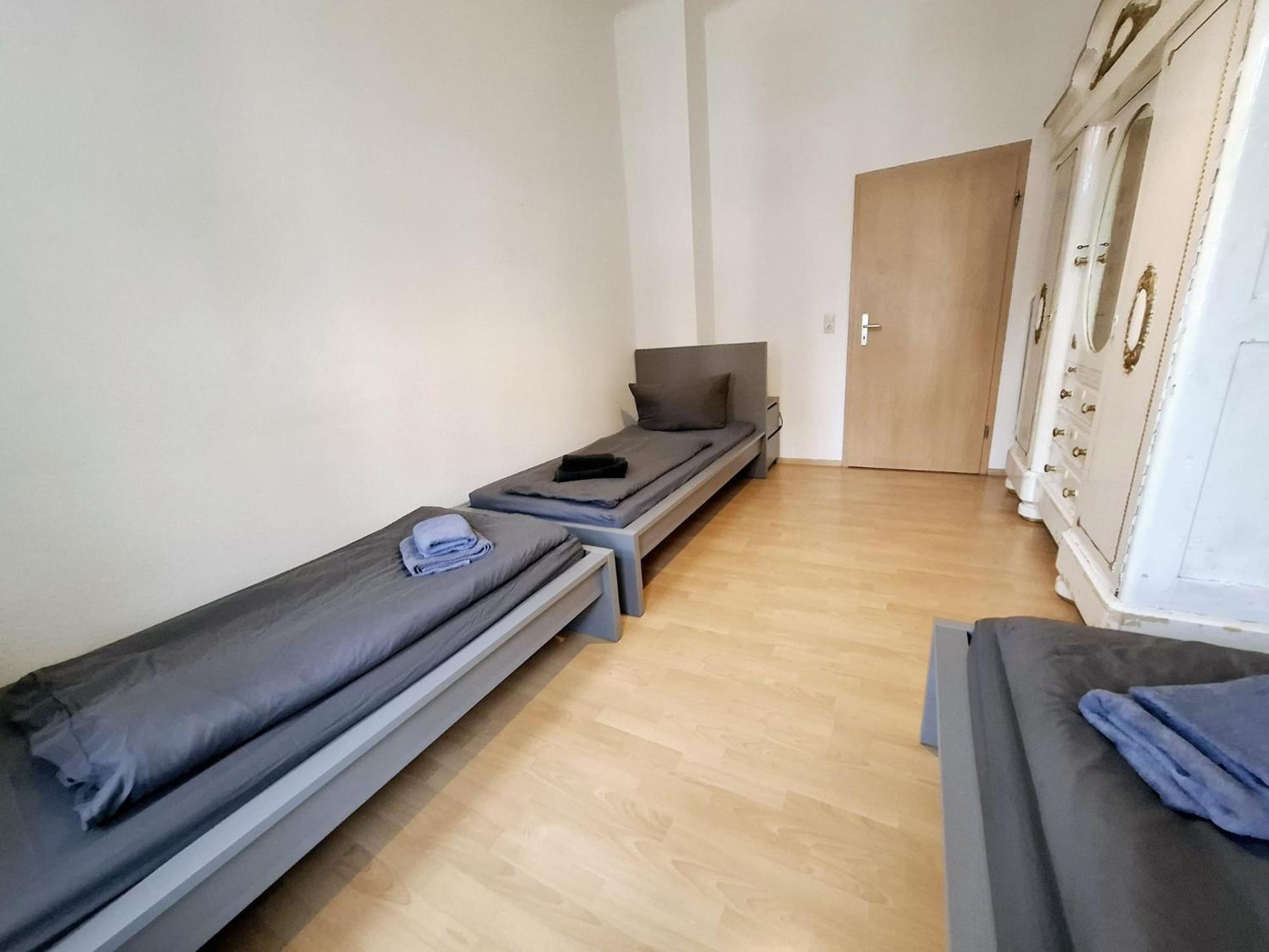Altbauwohnung Direkt An Der Karli Mit Balkon - Netflix Inklusive Leipzig Luaran gambar