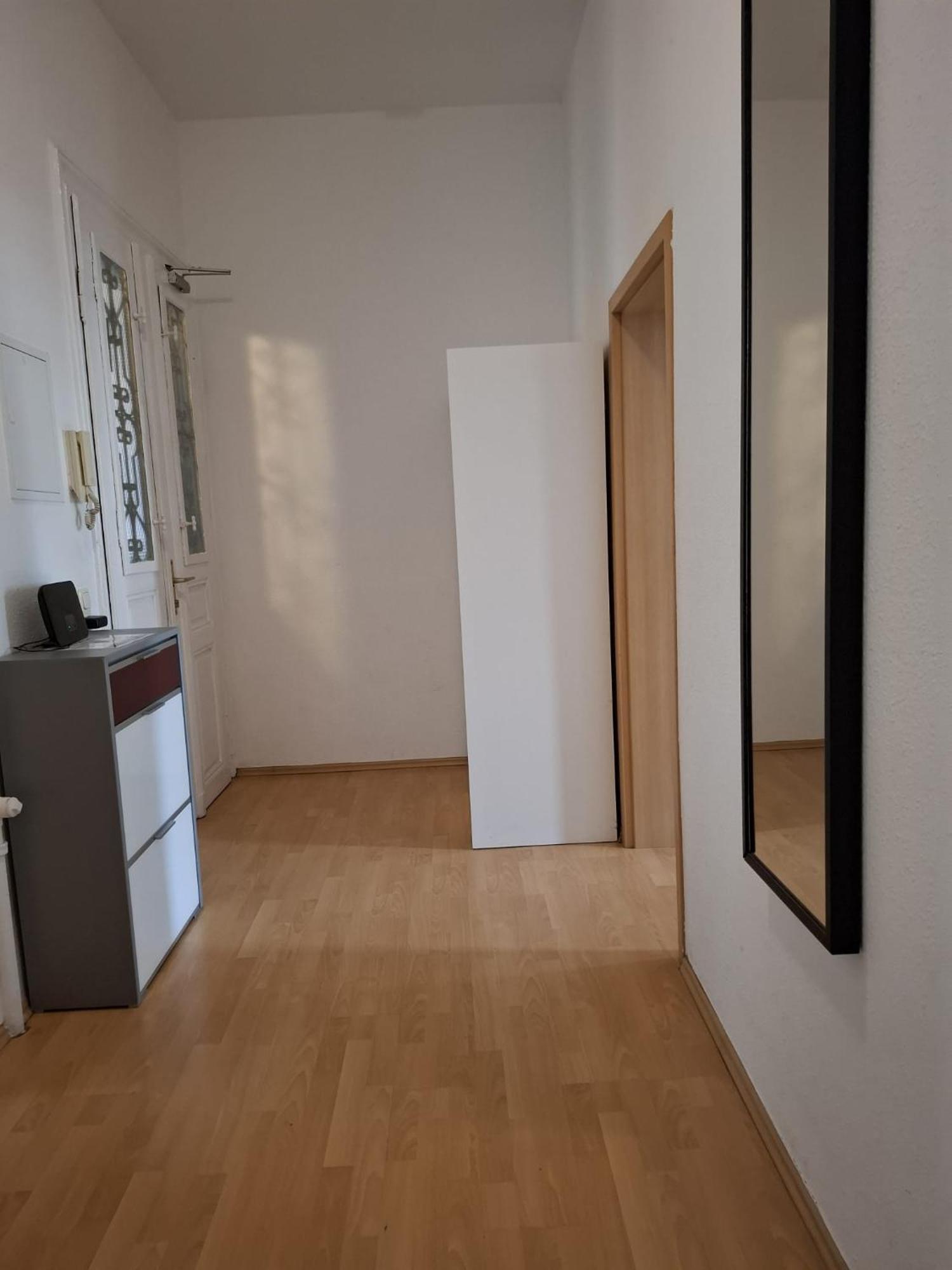 Altbauwohnung Direkt An Der Karli Mit Balkon - Netflix Inklusive Leipzig Luaran gambar
