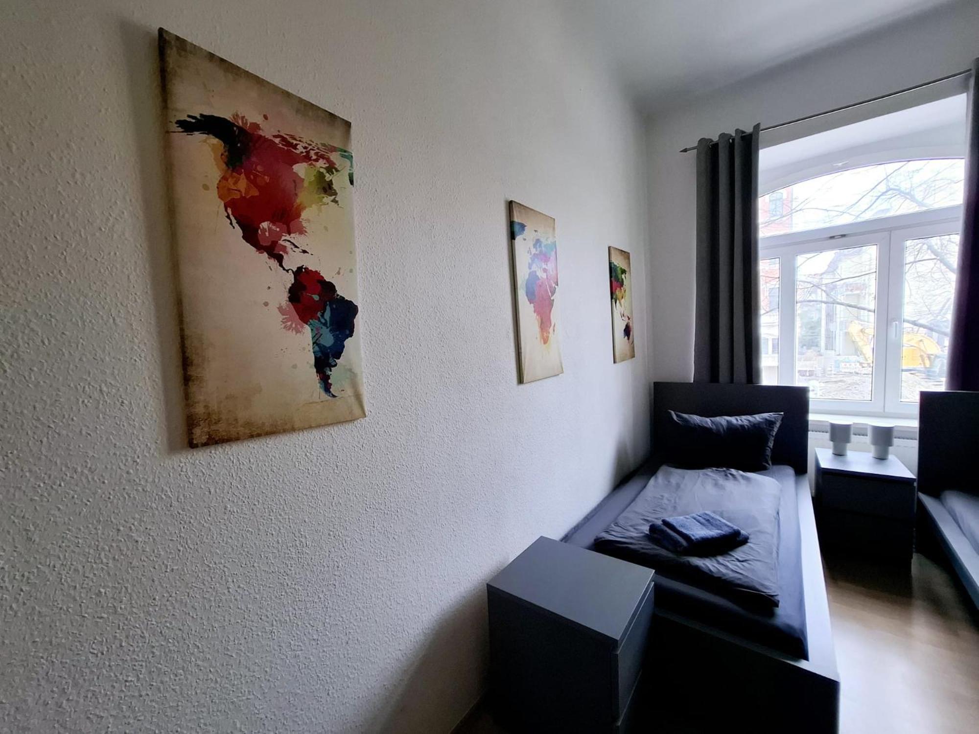 Altbauwohnung Direkt An Der Karli Mit Balkon - Netflix Inklusive Leipzig Luaran gambar